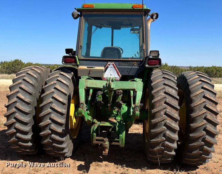 image for item DO8820 1993 John Deere 4960  MFWD tractor