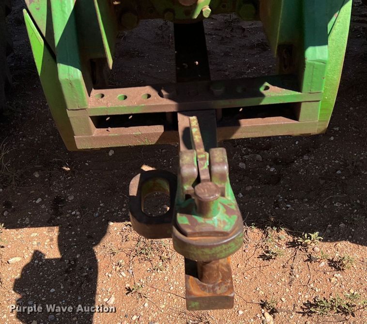 image for item DO8820 1993 John Deere 4960  MFWD tractor