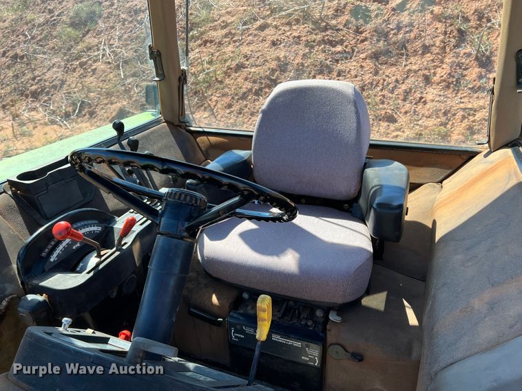 image for item DO8820 1993 John Deere 4960  MFWD tractor