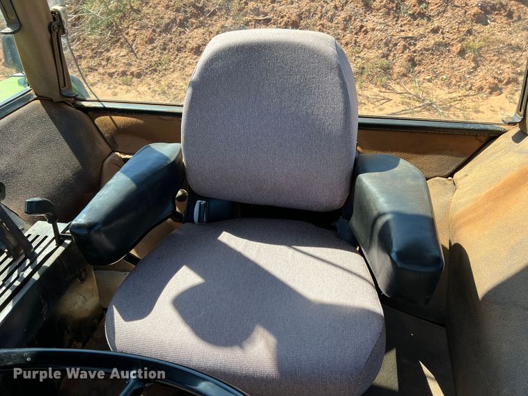 image for item DO8820 1993 John Deere 4960  MFWD tractor