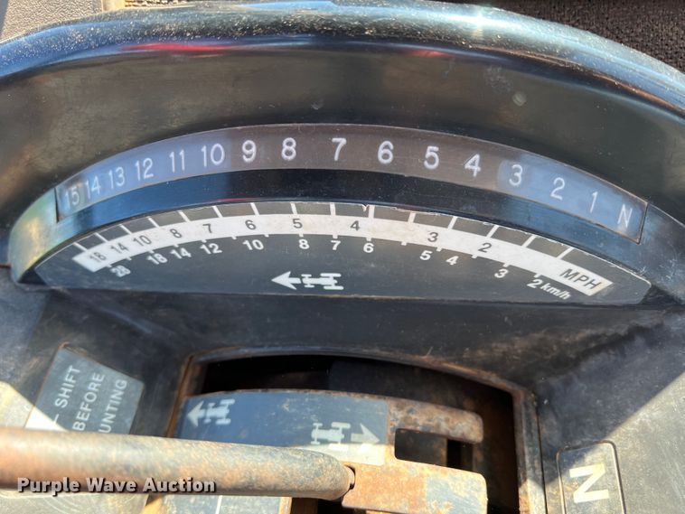 image for item DO8820 1993 John Deere 4960  MFWD tractor