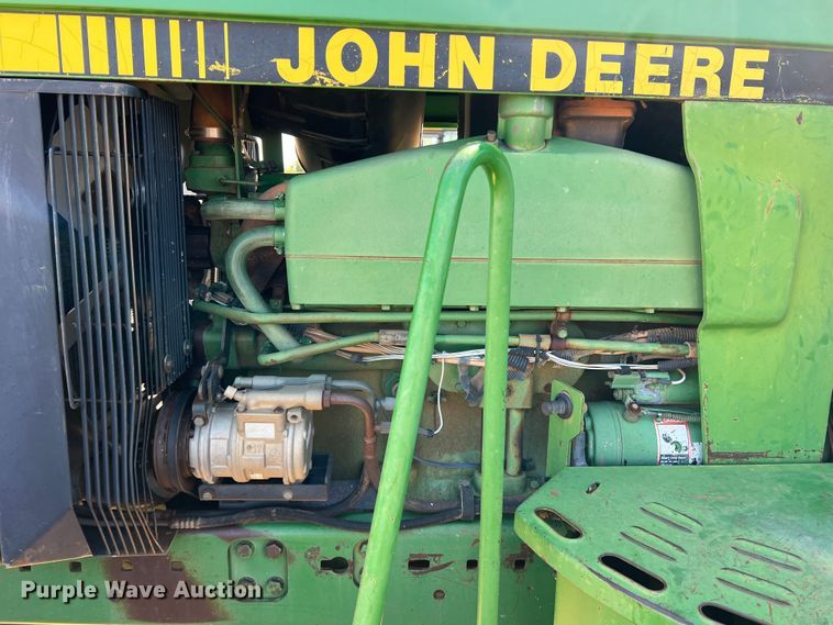 image for item DO8820 1993 John Deere 4960  MFWD tractor