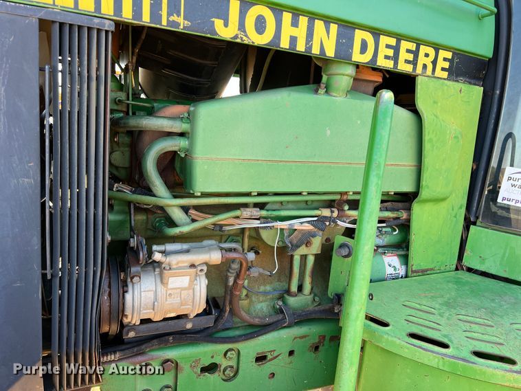 image for item DO8820 1993 John Deere 4960  MFWD tractor