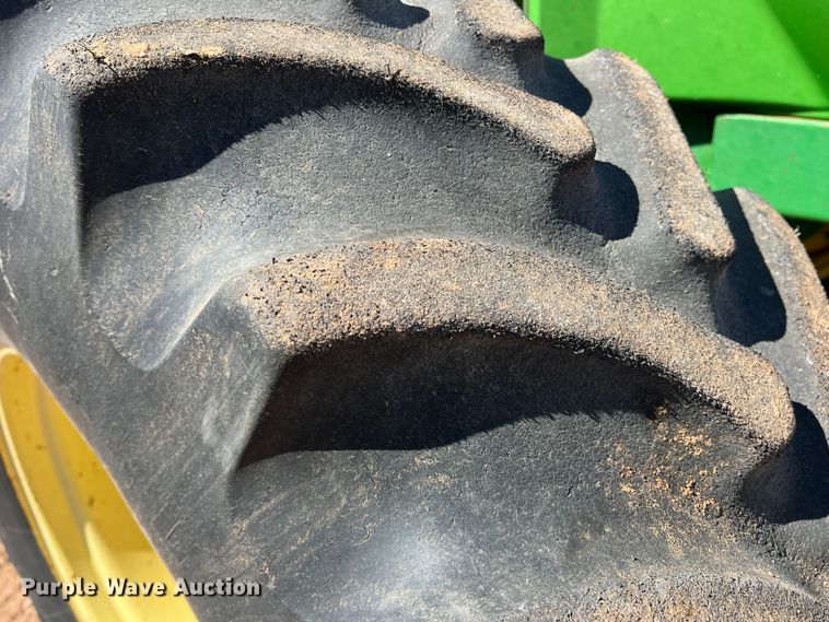 image for item DO8820 1993 John Deere 4960  MFWD tractor