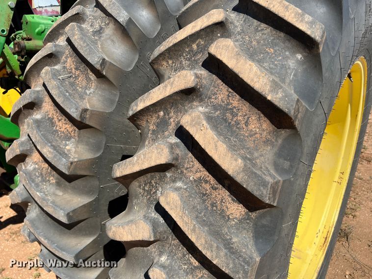 image for item DO8820 1993 John Deere 4960  MFWD tractor