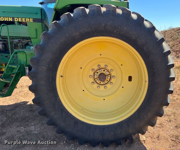 image for item DO8820 1993 John Deere 4960  MFWD tractor