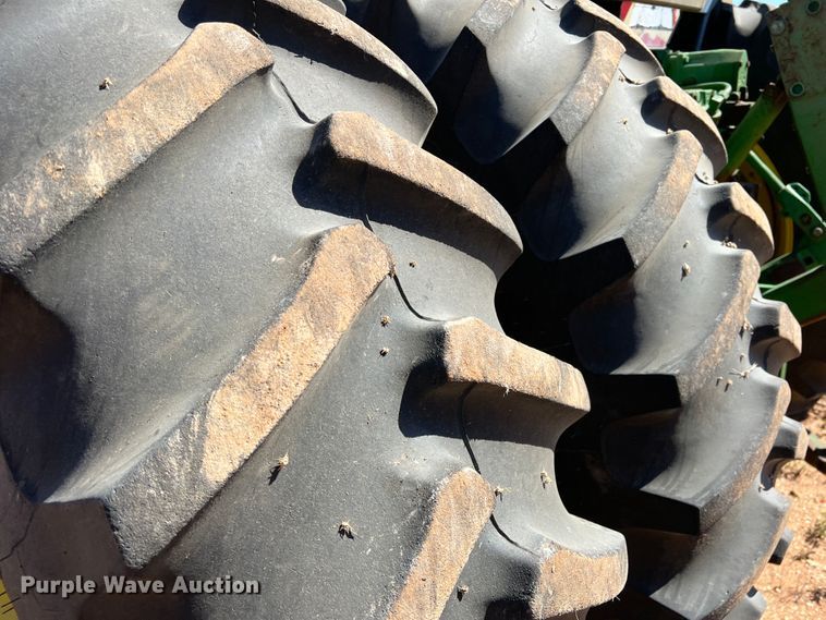 image for item DO8820 1993 John Deere 4960  MFWD tractor