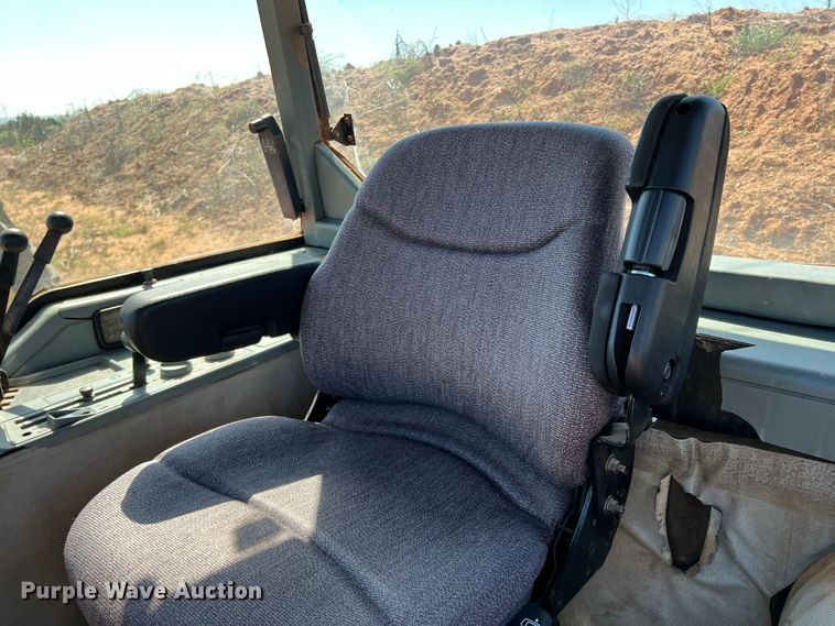 image for item DO8821 1996 Case 7230  MFWD tractor