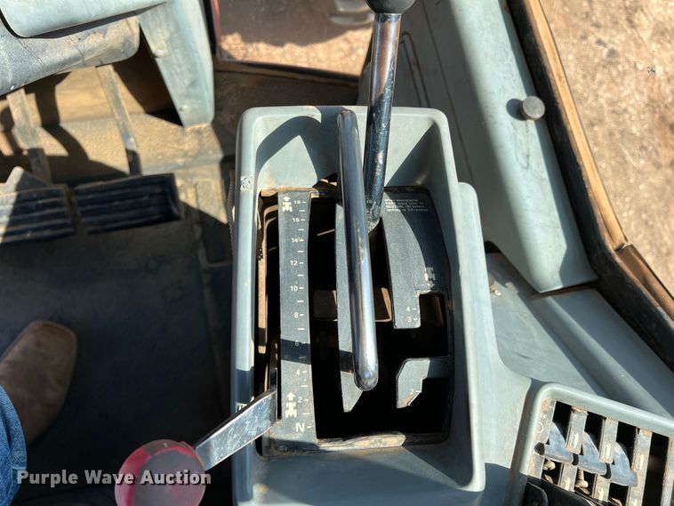 image for item DO8821 1996 Case 7230  MFWD tractor