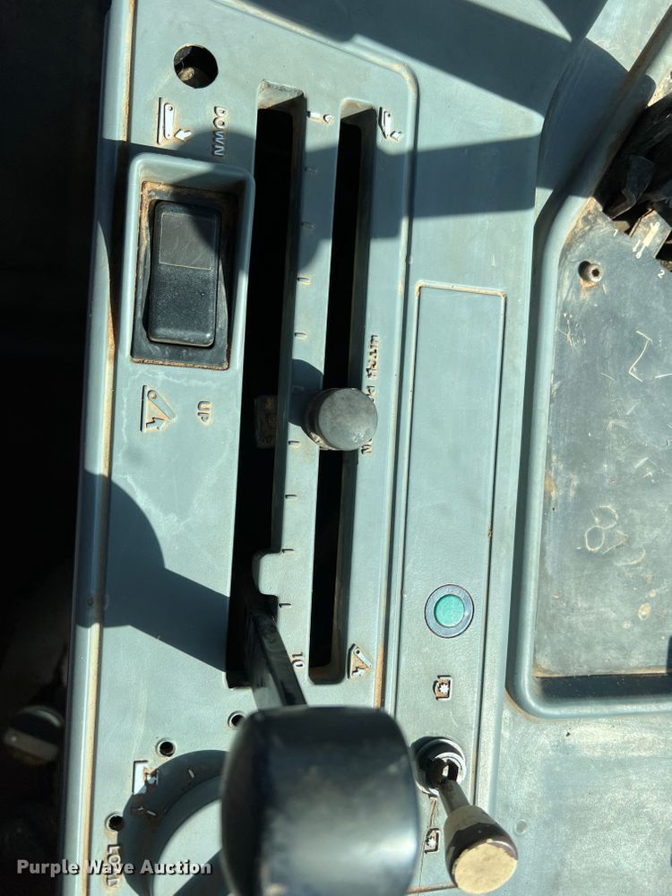 image for item DO8821 1996 Case 7230  MFWD tractor