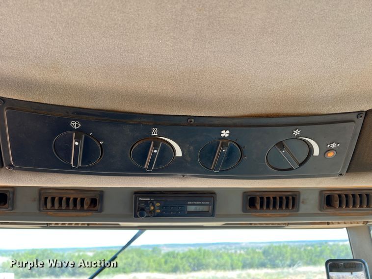 image for item DO8821 1996 Case 7230  MFWD tractor