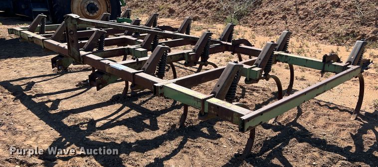 image for item DO8822 John Deere E1610  chisel