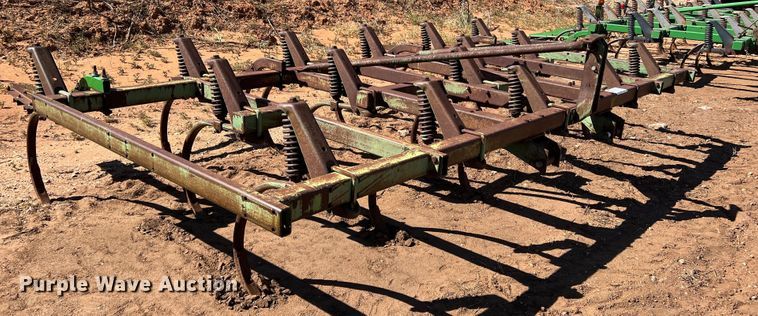 image for item DO8822 John Deere E1610  chisel