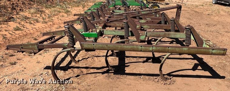 image for item DO8822 John Deere E1610  chisel