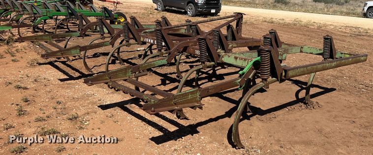 image for item DO8822 John Deere E1610  chisel