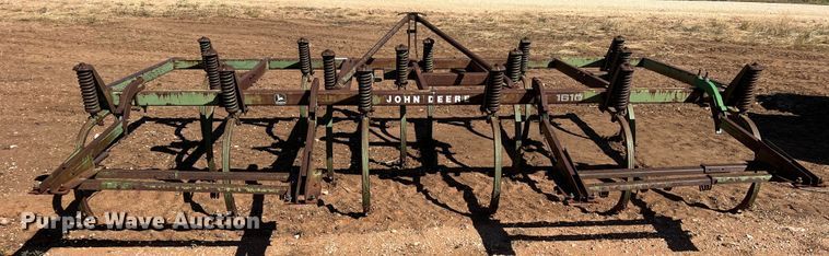 image for item DO8822 John Deere E1610  chisel