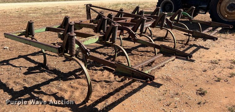 image for item DO8822 John Deere E1610  chisel