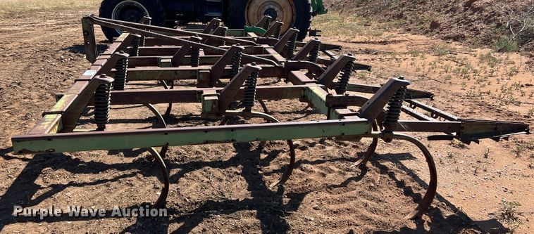 image for item DO8822 John Deere E1610  chisel