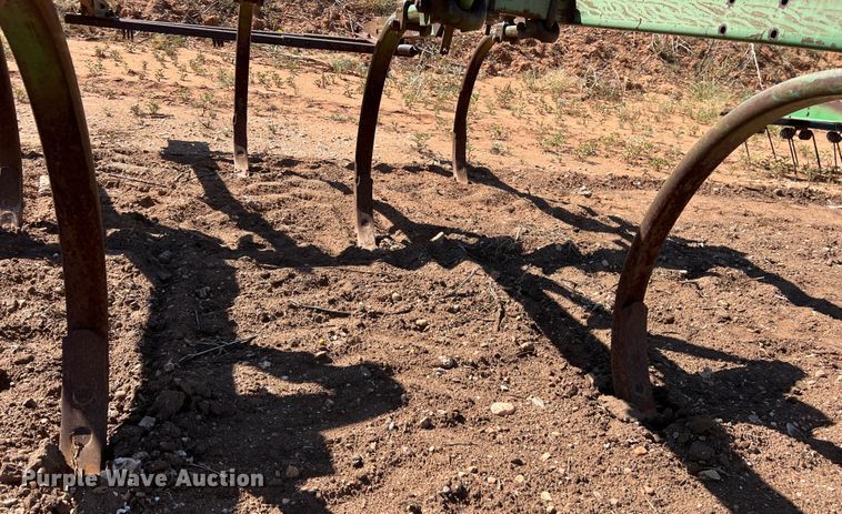 image for item DO8822 John Deere E1610  chisel