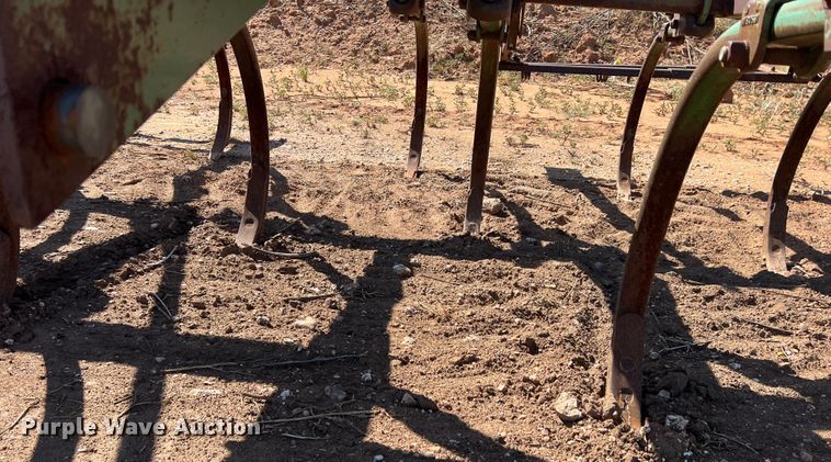 image for item DO8822 John Deere E1610  chisel