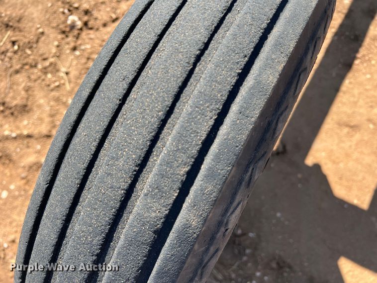 image for item DO8823 John Deere 610X  chisel