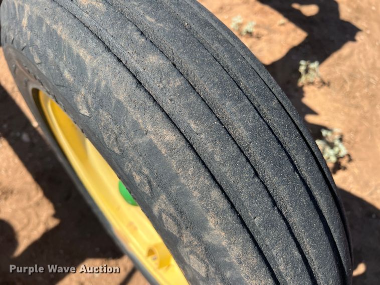 image for item DO8823 John Deere 610X  chisel