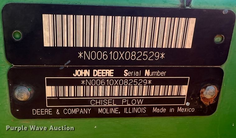 image for item DO8823 John Deere 610X  chisel