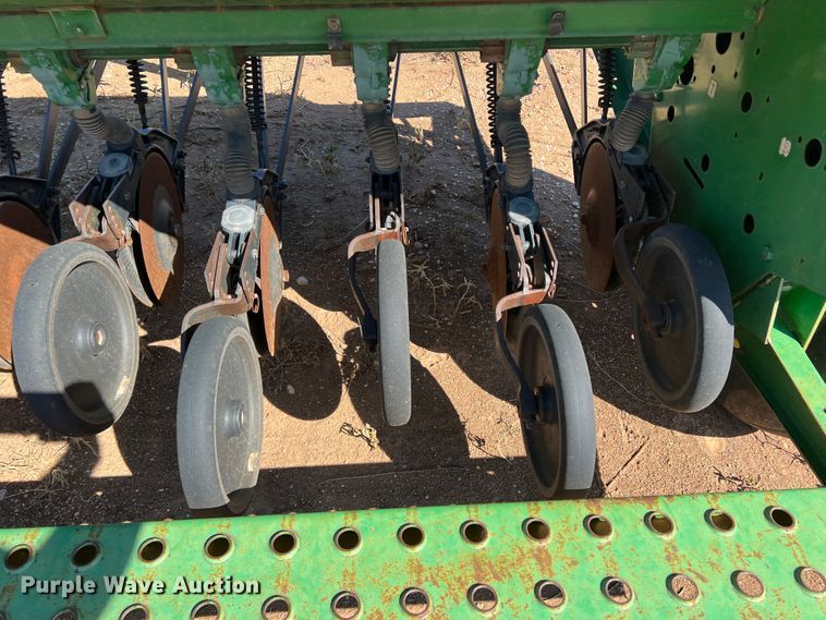 image for item DO8825 John Deere 450  grain drill