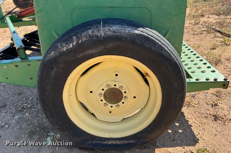 image for item DO8825 John Deere 450  grain drill