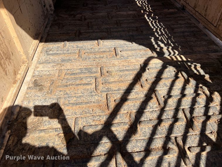 image for item DO8827 2012 Bruton  livestock trailer