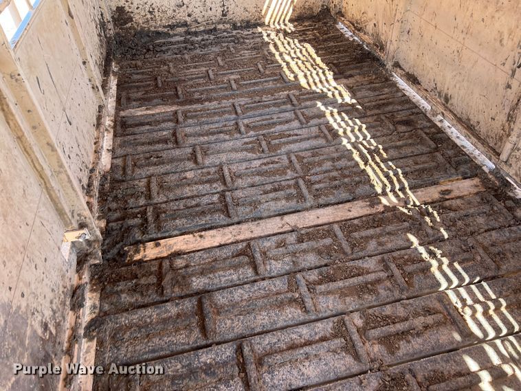 image for item DO8827 2012 Bruton  livestock trailer