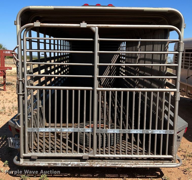 image for item DO8828 2009 CM  livestock trailer