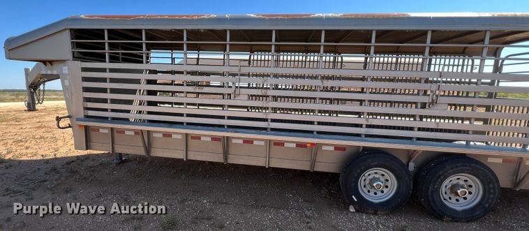 image for item DO8828 2009 CM  livestock trailer