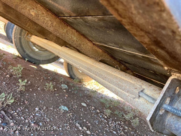 image for item DO8828 2009 CM  livestock trailer