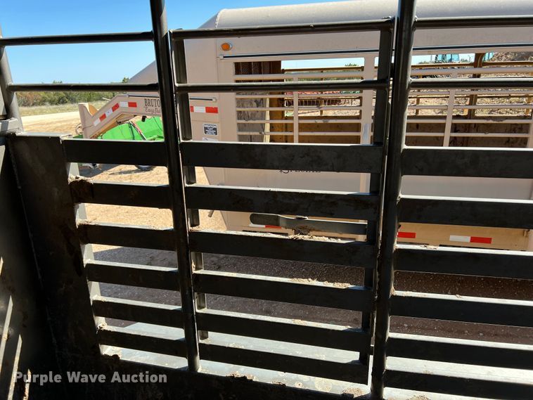 image for item DO8828 2009 CM  livestock trailer