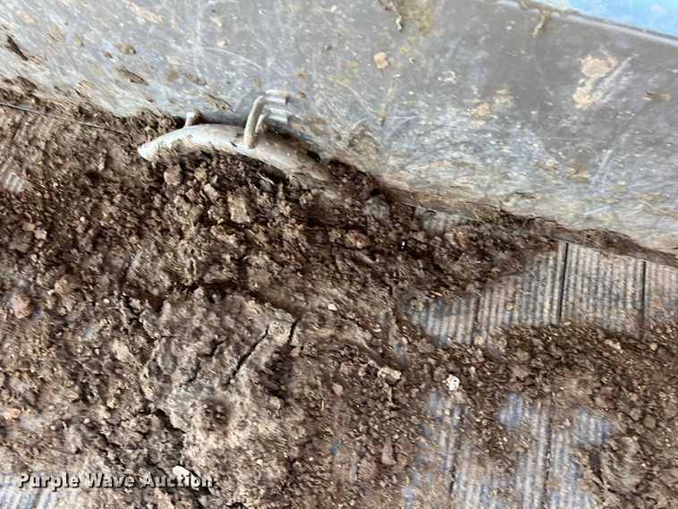 image for item DO8828 2009 CM  livestock trailer