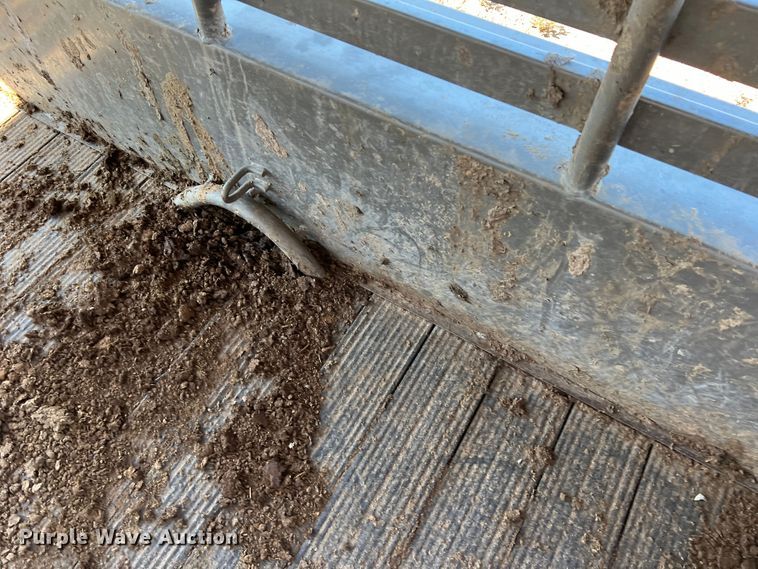 image for item DO8828 2009 CM  livestock trailer