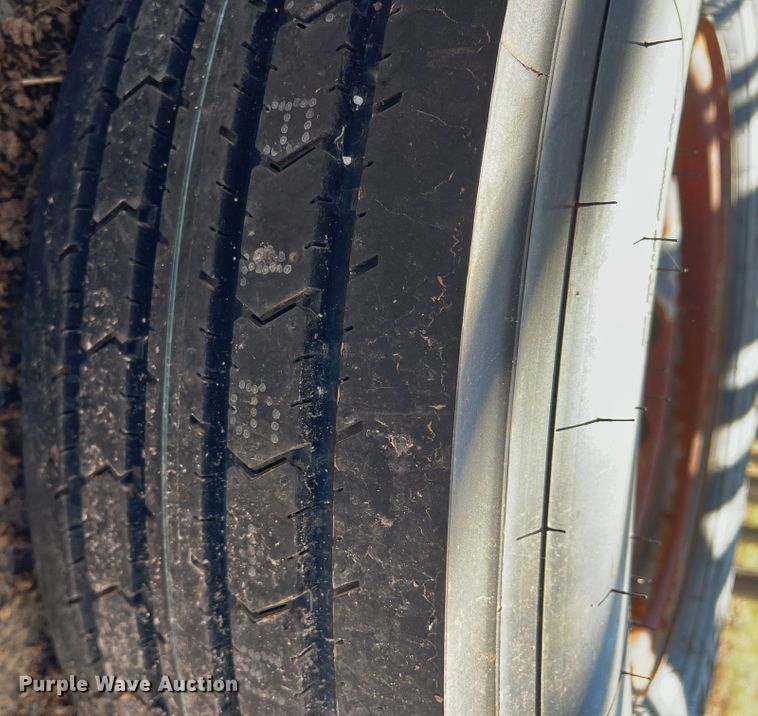 image for item DO8828 2009 CM  livestock trailer