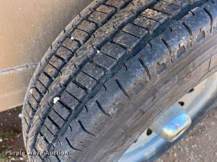 image for item DO8828 2009 CM  livestock trailer