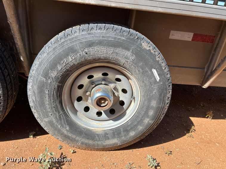 image for item DO8828 2009 CM  livestock trailer