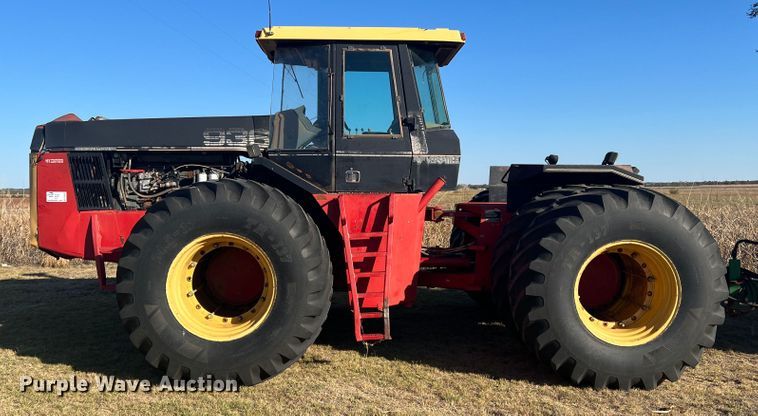 image for item DO8832 1985 Versatile 936  4WD tractor