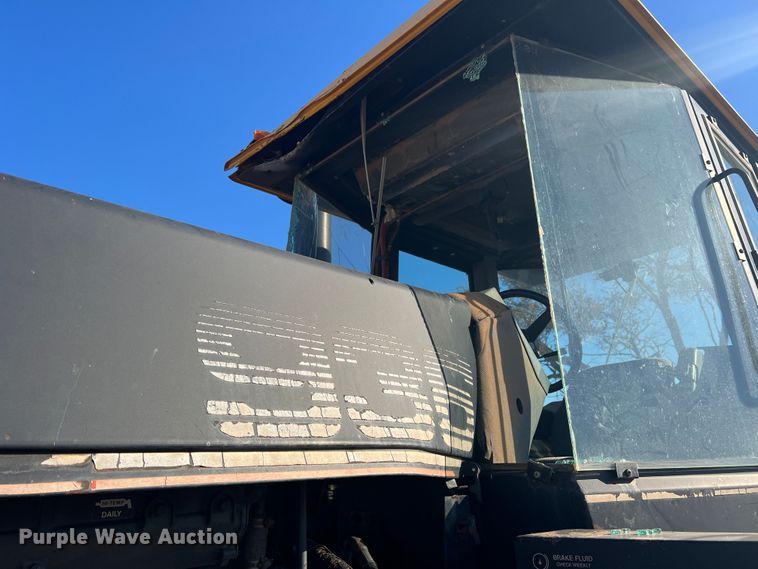 image for item DO8832 1985 Versatile 936  4WD tractor