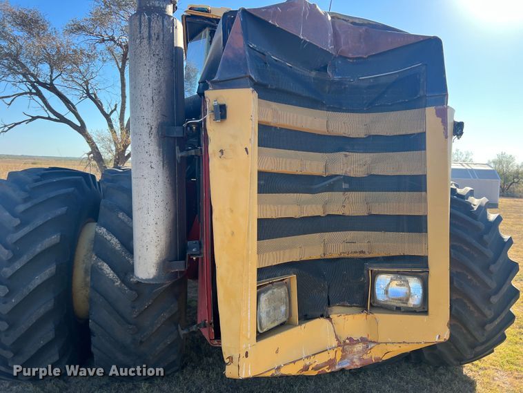 image for item DO8832 1985 Versatile 936  4WD tractor