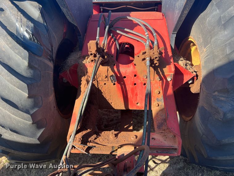 image for item DO8832 1985 Versatile 936  4WD tractor