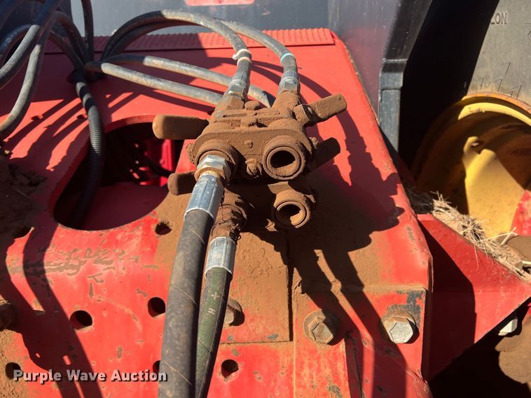 image for item DO8832 1985 Versatile 936  4WD tractor