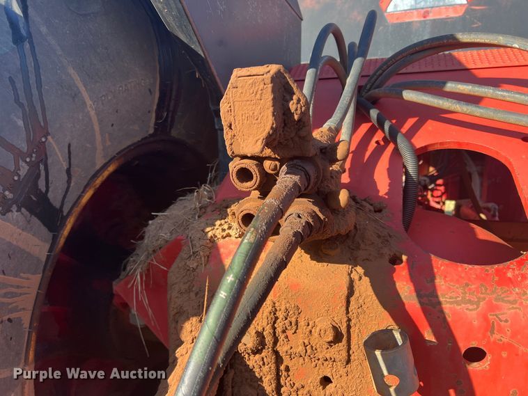 image for item DO8832 1985 Versatile 936  4WD tractor