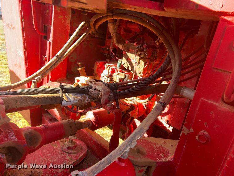 image for item DO8832 1985 Versatile 936  4WD tractor