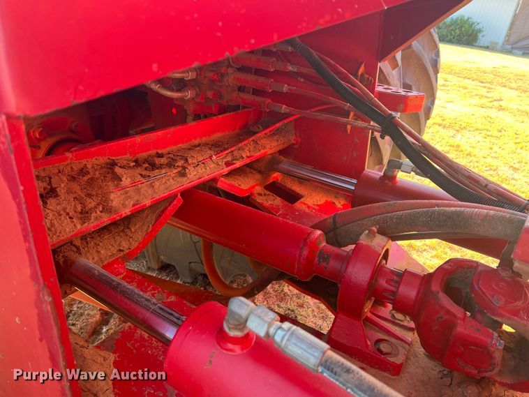 image for item DO8832 1985 Versatile 936  4WD tractor