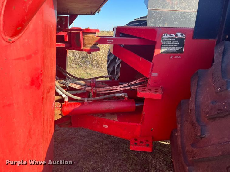 image for item DO8832 1985 Versatile 936  4WD tractor