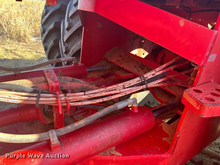 image for item DO8832 1985 Versatile 936  4WD tractor